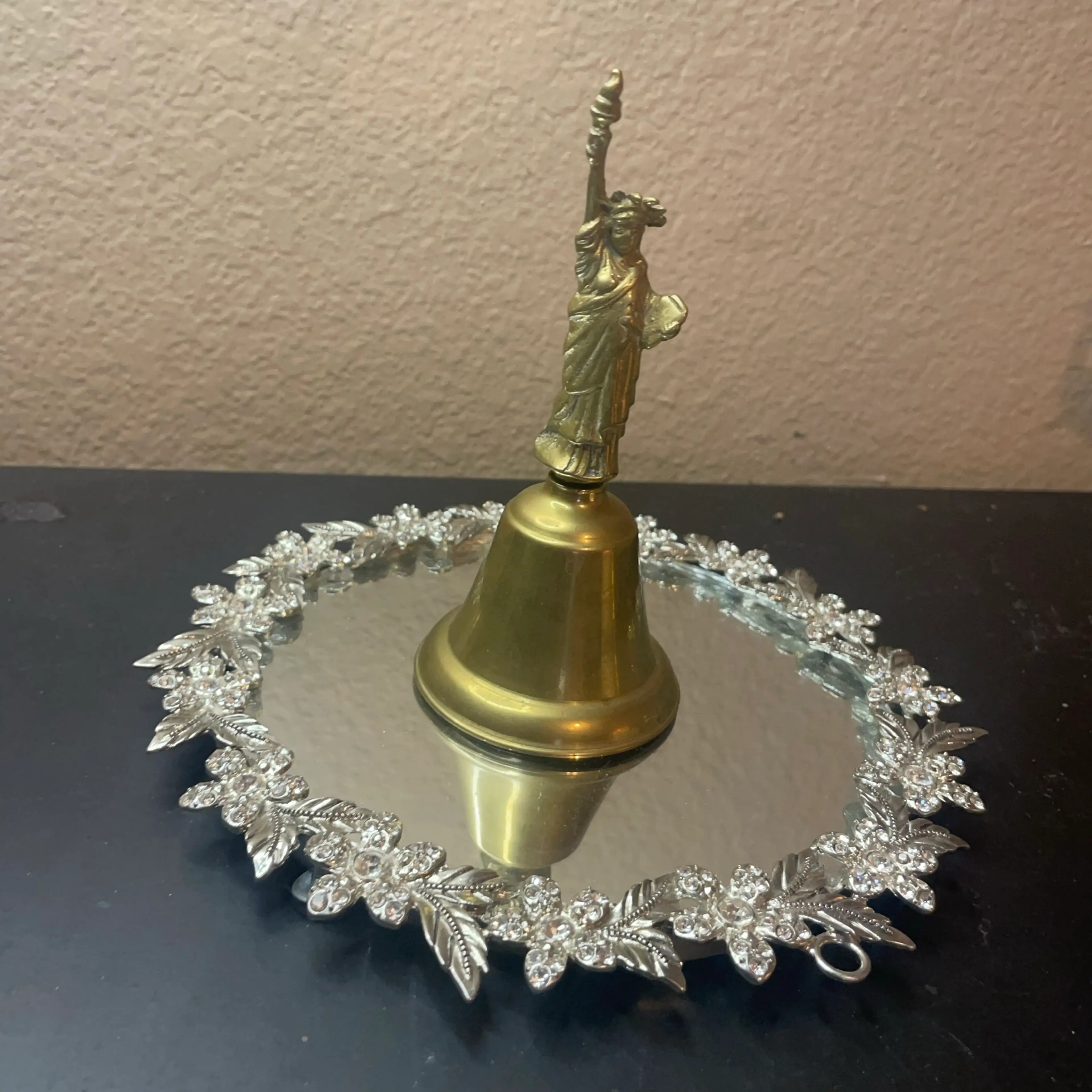 Image 1 of 6