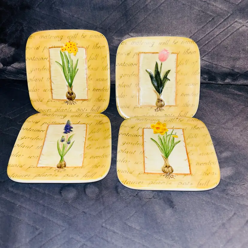 MANUAL WOODWORKERS AND WEAVERS INC. FESTIVAL OF FLOWERS MINI PLATE SET/4