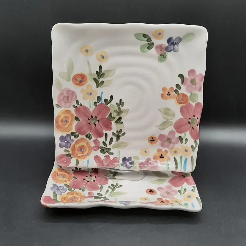 Maxcera Group Floral Multi-Colored Flower Plates Set of 2