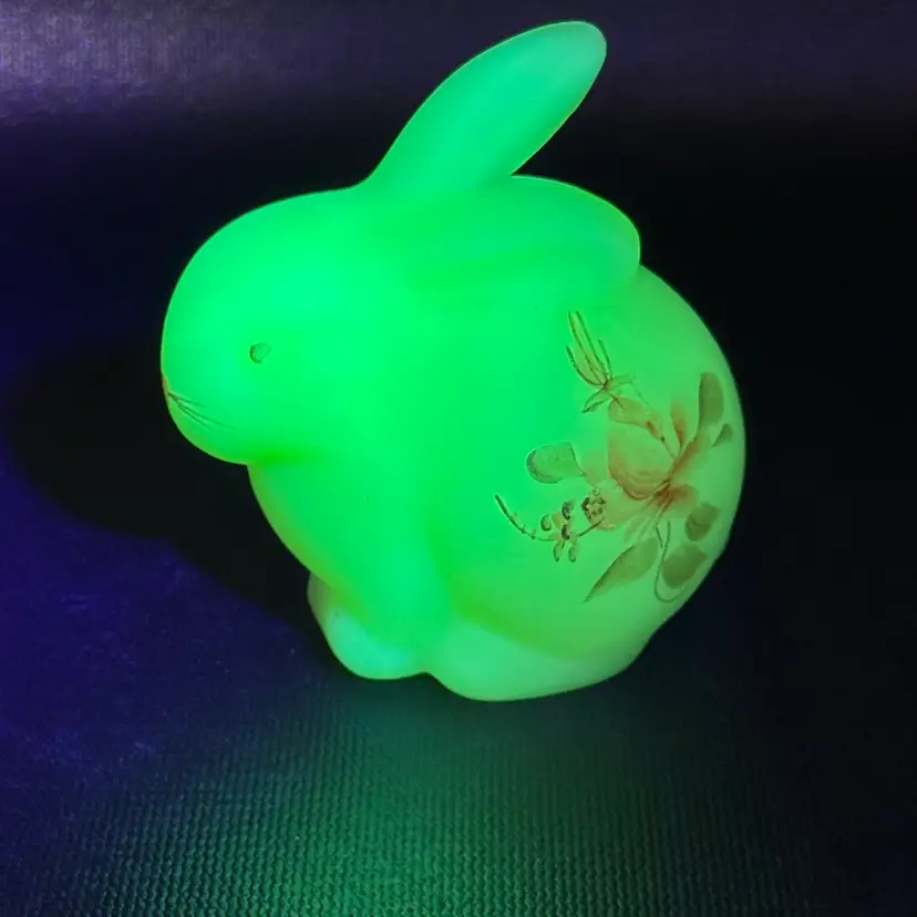 Fenton Uranium Bunny Hand Painted on Custard Glass Daisy Pattern Signed GLOWS