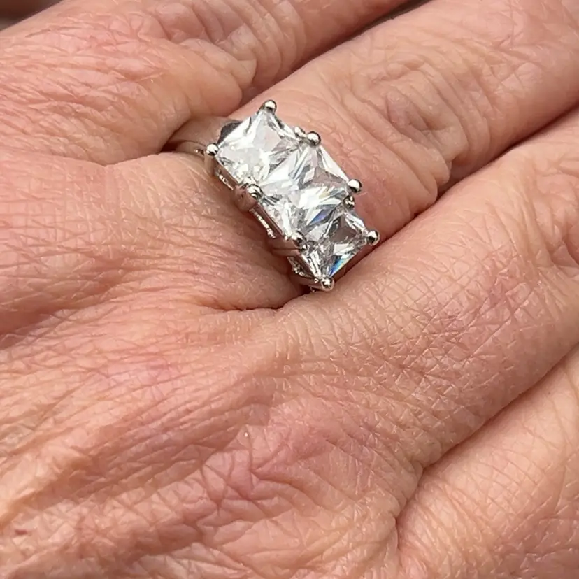 Size 8 Three Stone Princess Cut CZ Costume Ring Silver Tone