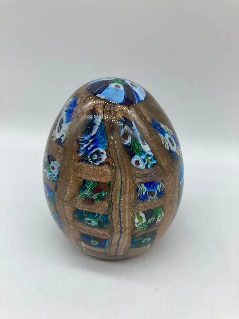 Rare Egg Shape Checkered Design Paperweight, Murano Vetreria 3 Fiori, 1994-2005