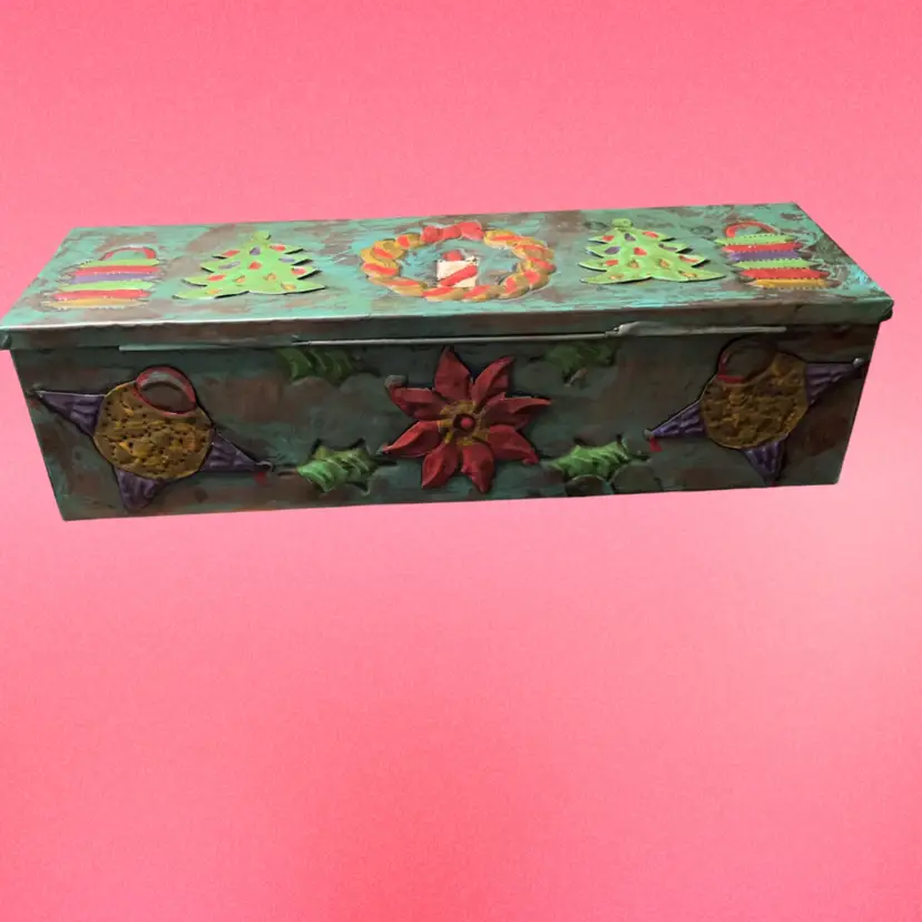 07. ANTIQUE PRIMITIVE Christmas KEEPSAKE BOX