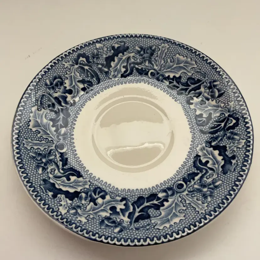 Historic America Saucer w Leaves