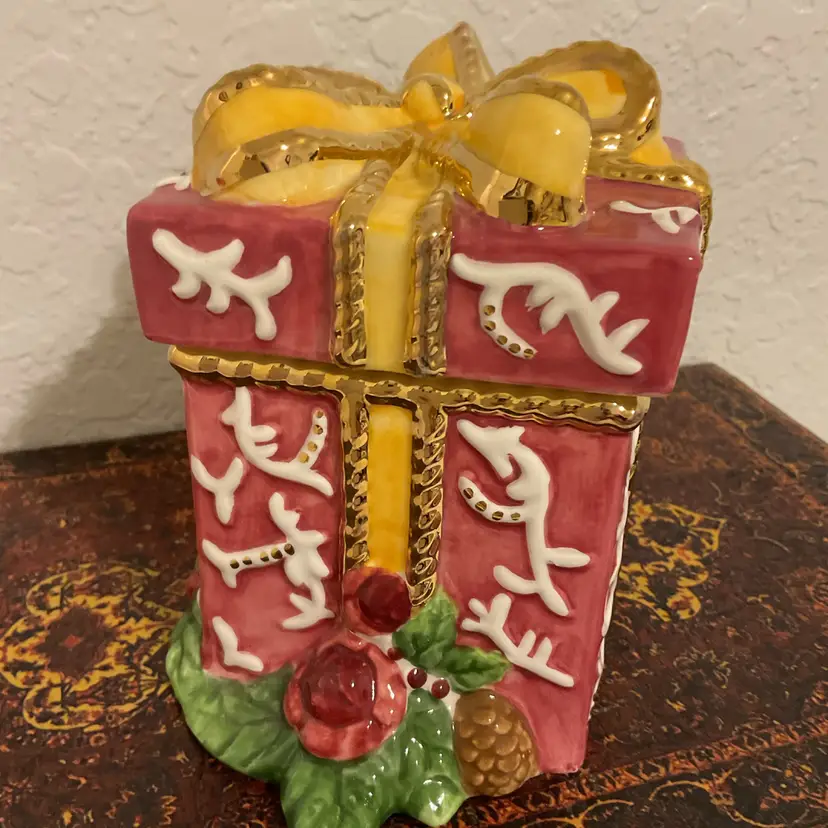 🎄 Royal Albert Old Country Roses Seasons of Colour Gift Box With Ribbon Lid