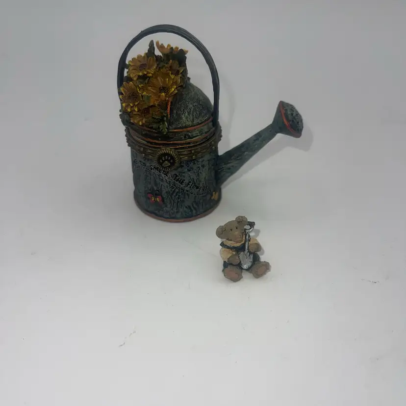 Boyds Bears Treasure Box Tilly’s Watering Can with Digger McNibble 4015203