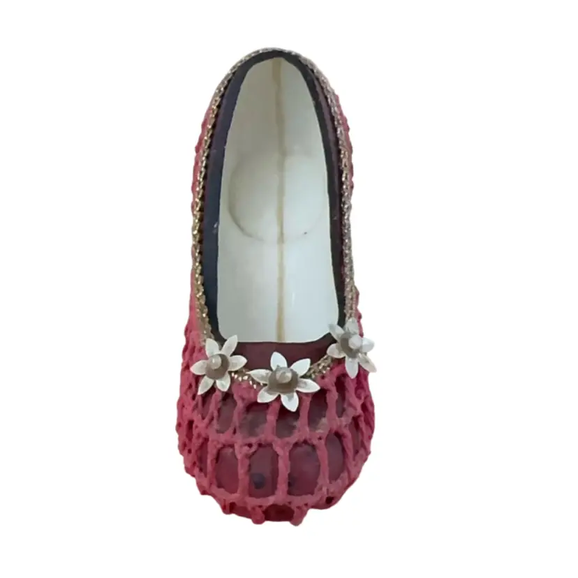 SH16   VTG Mid-Century White Plastic Shoe Painted Red/Black Trim With Red Crocheted Removable Mesh Cover