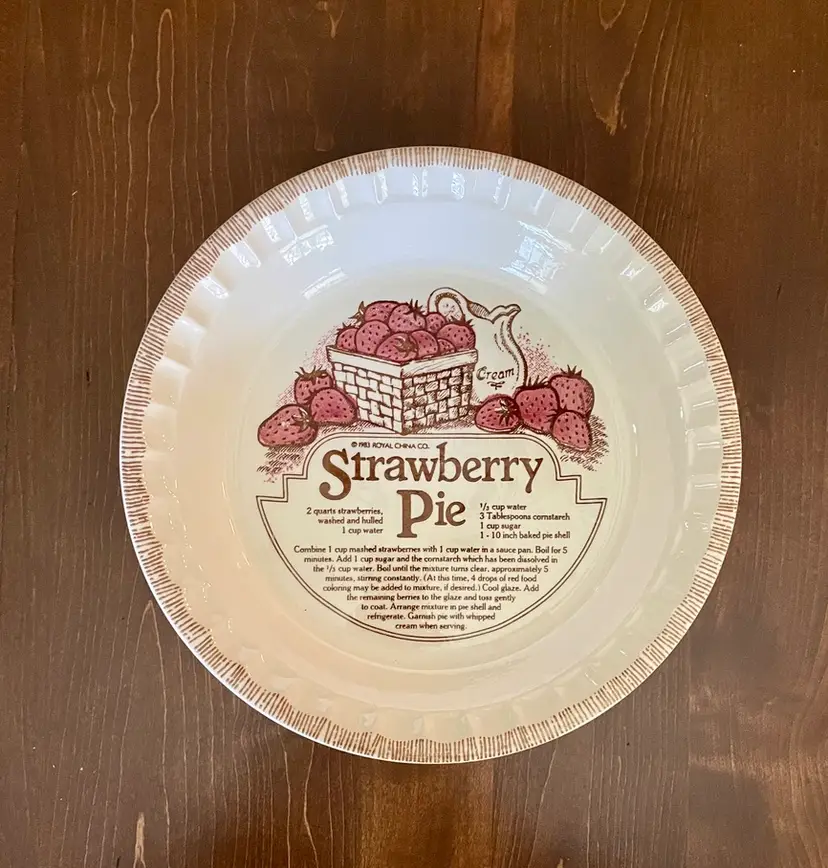 Old Country Style Ironstone 11" Strawberry Pie Dish Country Harvest Pie Recipe Royal China