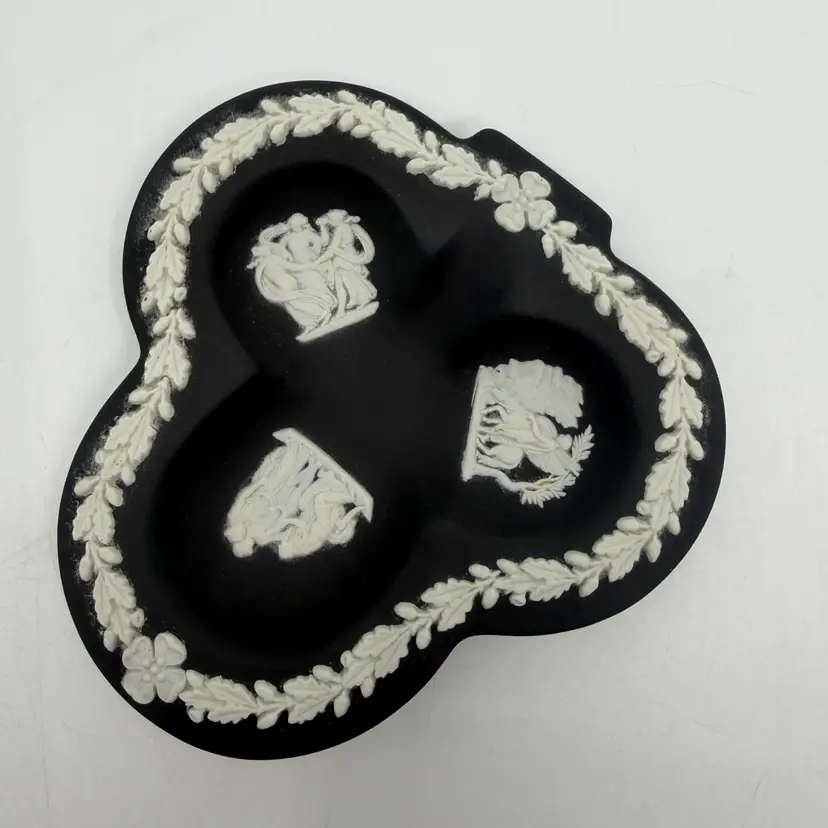 Vintage Wedgwood Jasperware Black With White Detail Greek Myths Clover Club Dish
