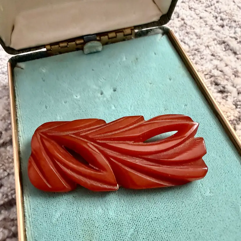 Vintage Bakelite Brooch