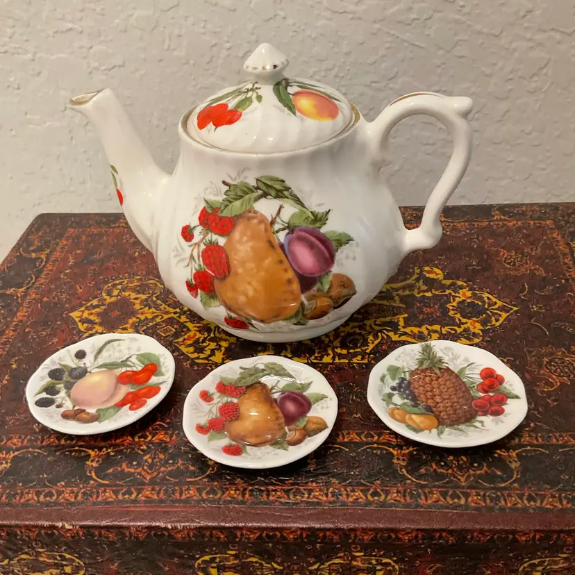 🍁Vintage Ceramic Teapot Set With Matching Mini Dishes