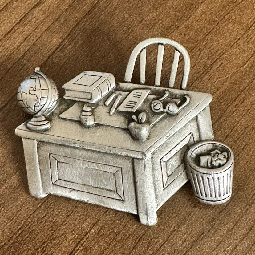 JJ Brooch Teacher Desk Pewter-Tone