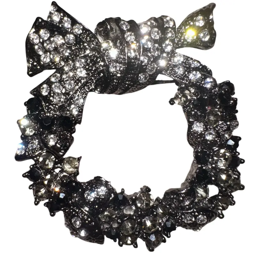 Silvertone Rhinestone & Marcasite Wreath Brooch