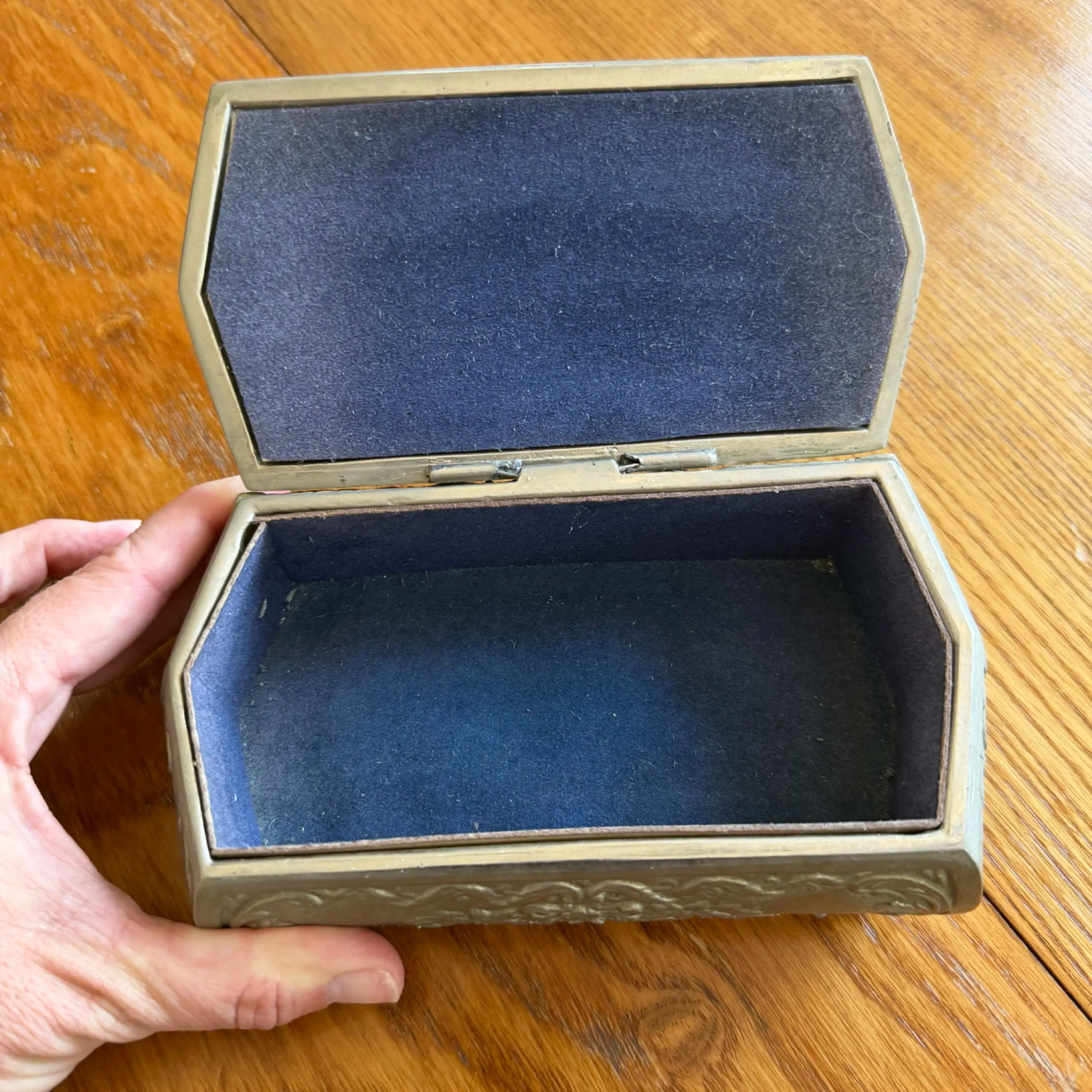 Image 4 of 7