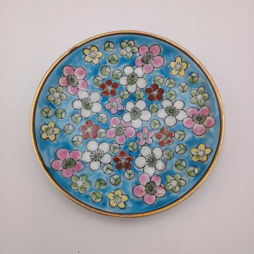 Small porcelain trinket dish, Japan