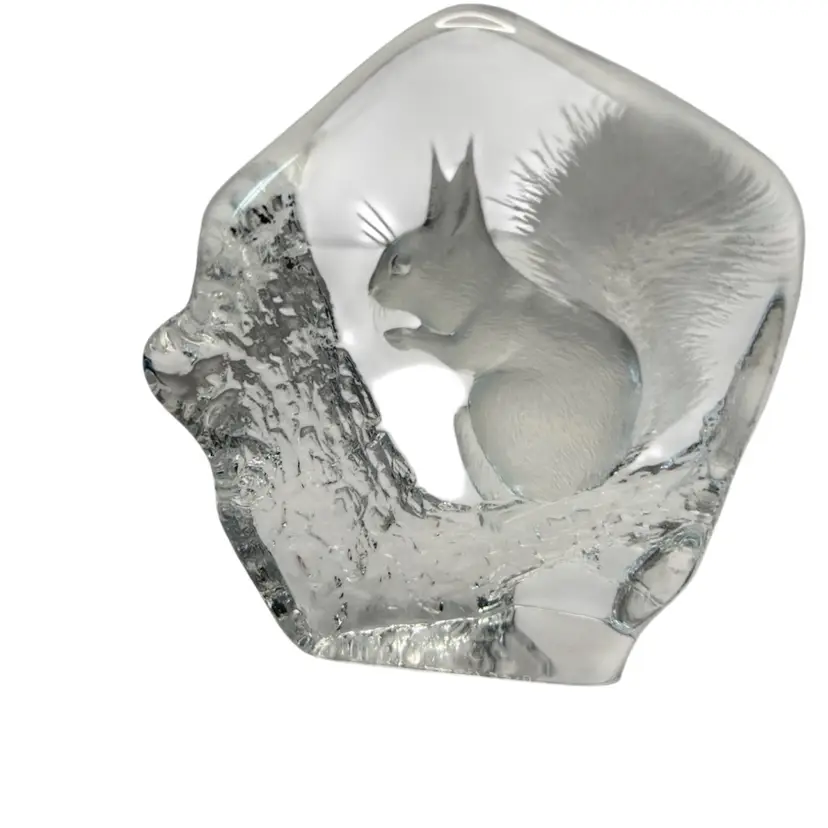 Mats Jonasson Lead Crystal Squirrel Paperweight Signed And Numbered 
@4x4