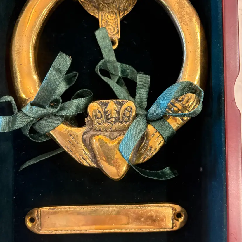 Vtg Irish Brass Claddagh Door Knocker Solid Brass Presentation Box Complete