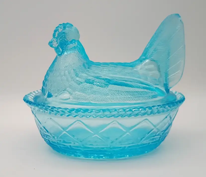 Vintage Westmorland Hen on Nest ~ Rare Translucent Aqua Blue ~ 1950-1970