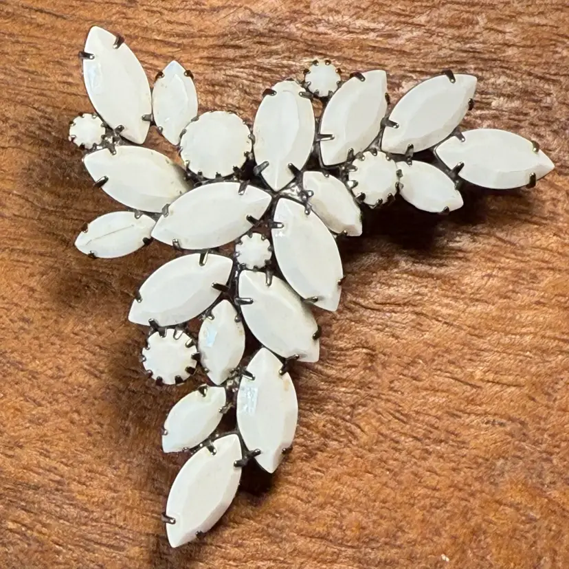 VTG Unsigned White Milk Glass Navette Rhinestone Leaf Black Japanned Backing Brooch Pin 2.5” AS IS