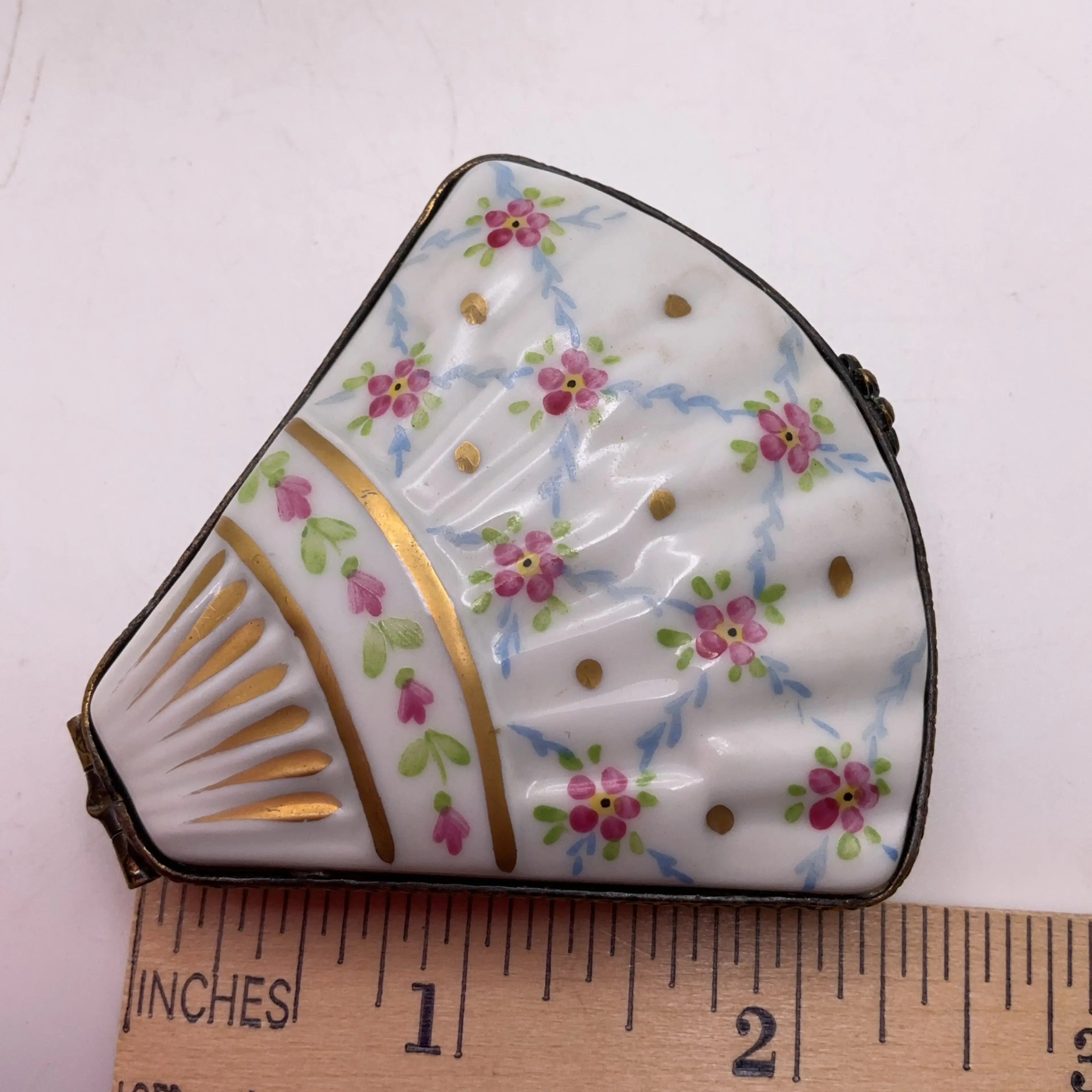 Image 4 of 4