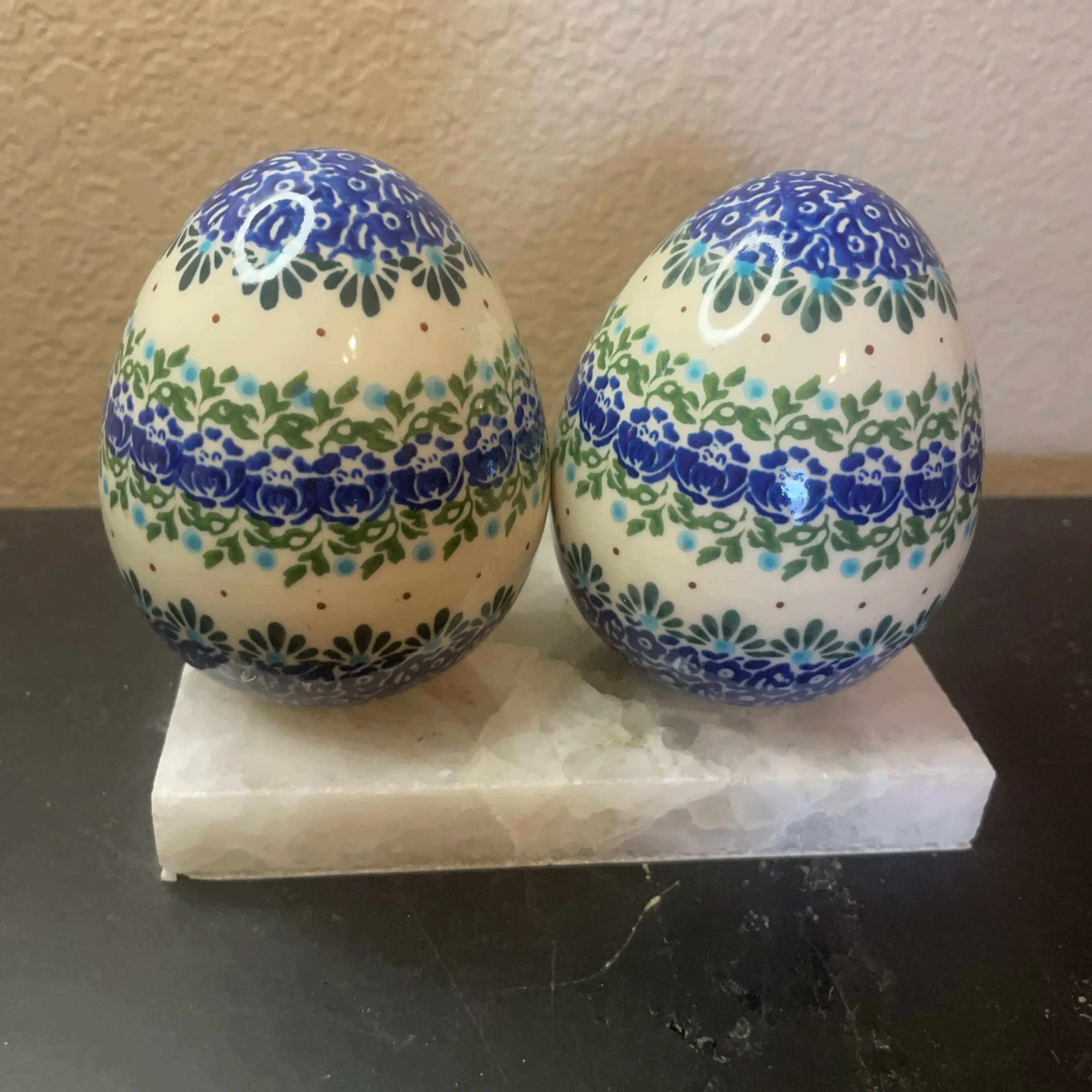 Image 2 of 6
