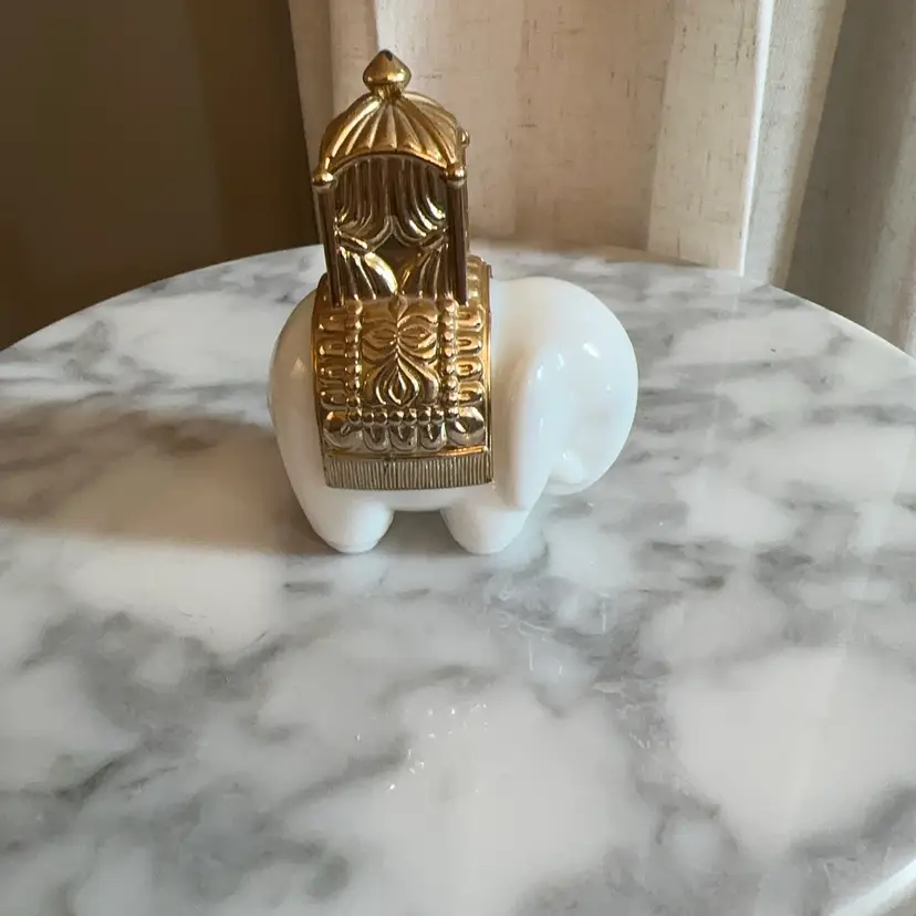 🔔 Vintage Avon Elephant Bottle