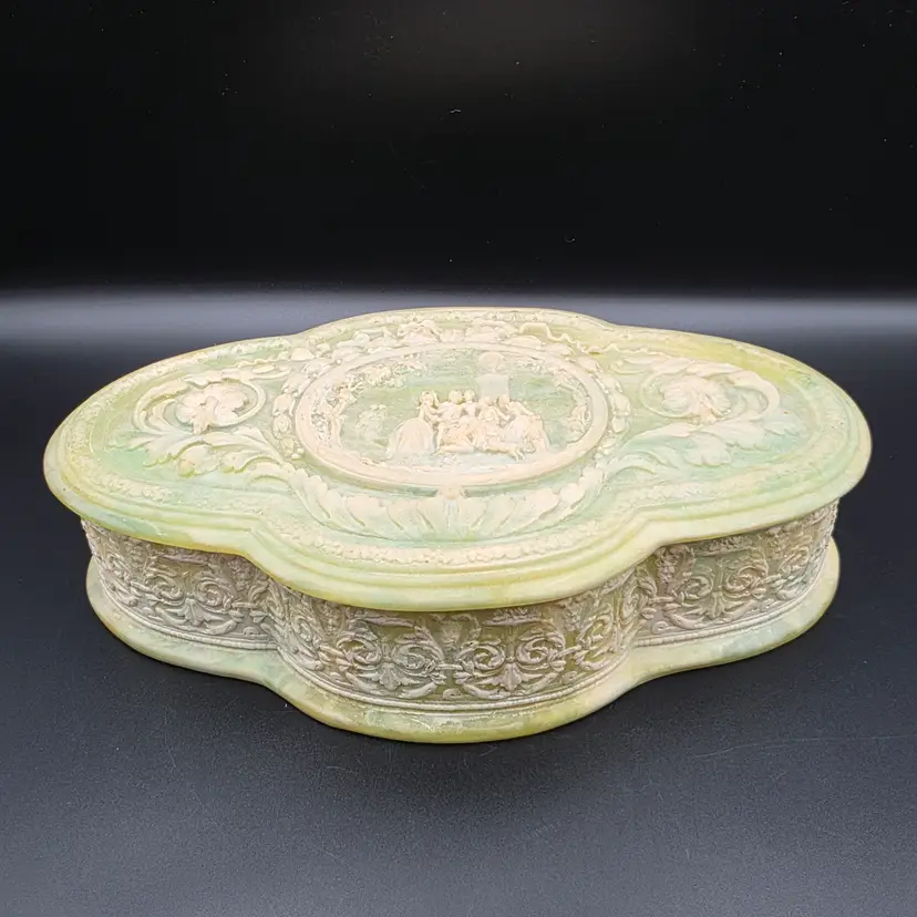Incolay Green Stone Jewelry Box "The Lovers"