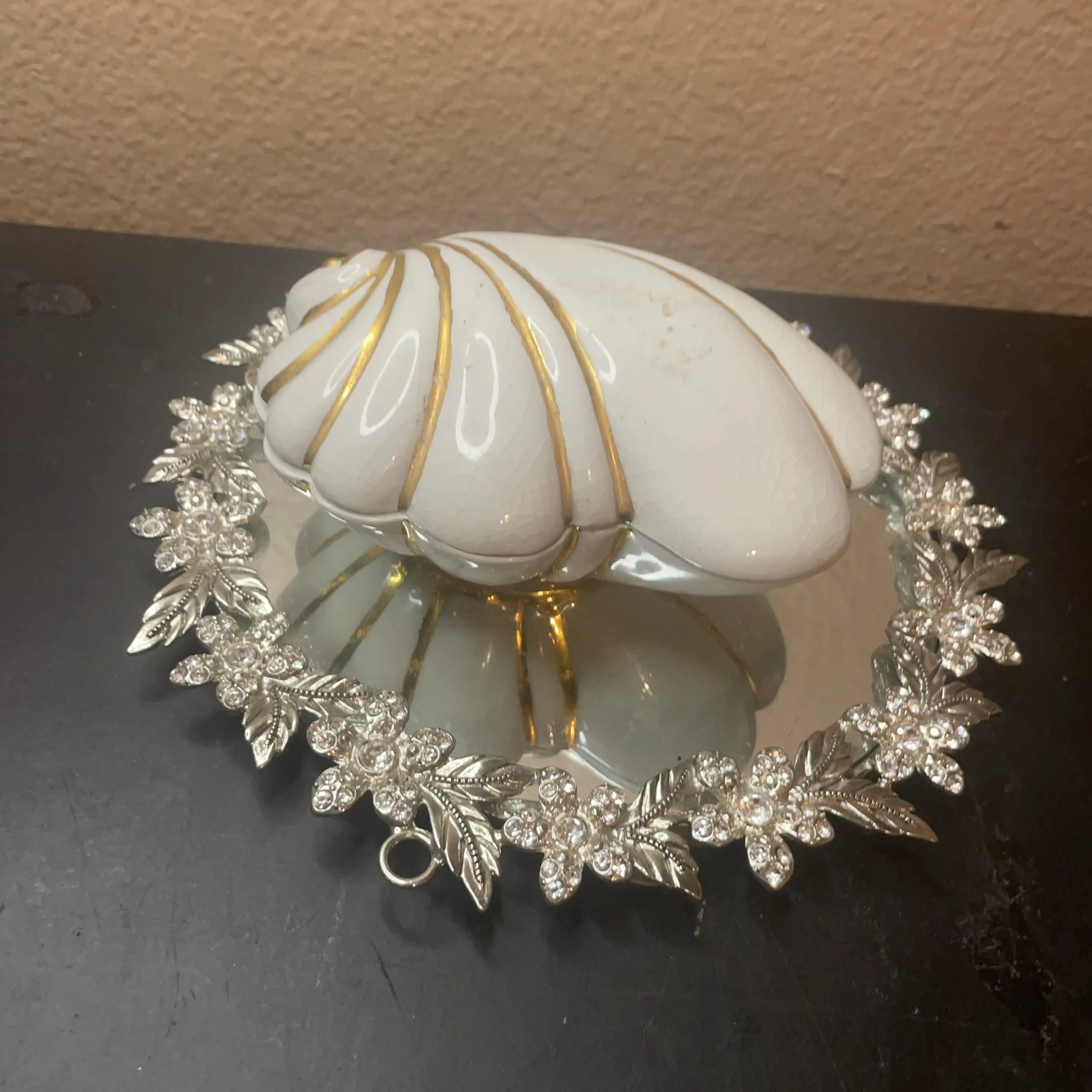 Image 3 of 6