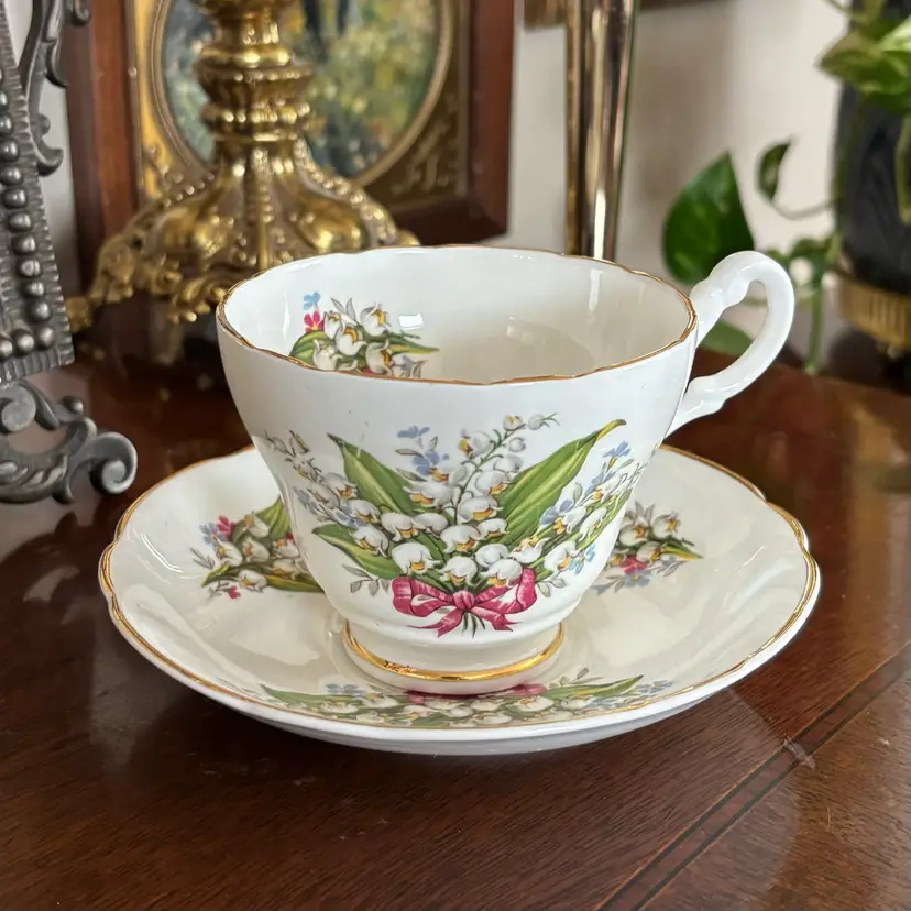 🐇Vintage 1950s Regency England Bone China Lily of the Valley Bow Teacup & Saucer