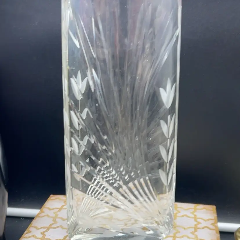 #01 Vintage 11” Cut Crystal Vase Fan Starburst Leaf Pattern Tall Heavy Clear Glass