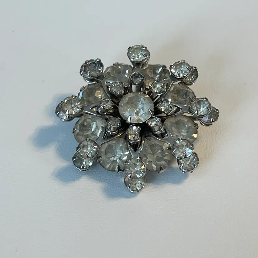 07 Vintage Prong-set Glass Riveted Brooch