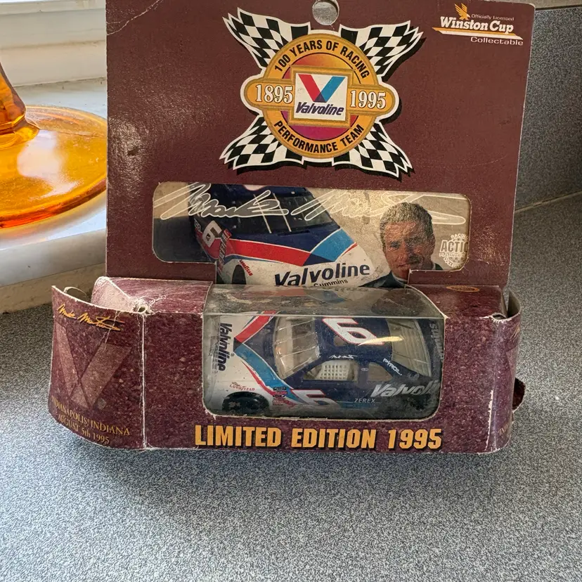 Valvoline 1995 Stock Car Winston Cup #6 Mark Martin