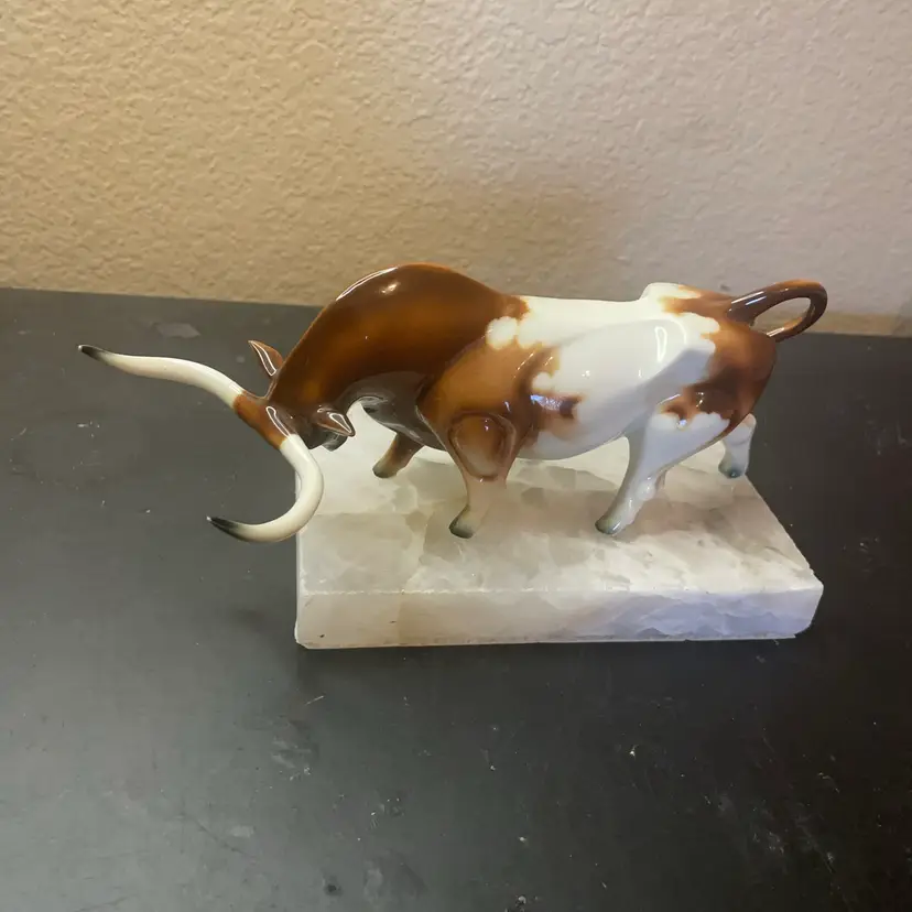 MCM Algora Pottery 8” Brown & White Fine Porcelain Bull Figurine Made In Spain