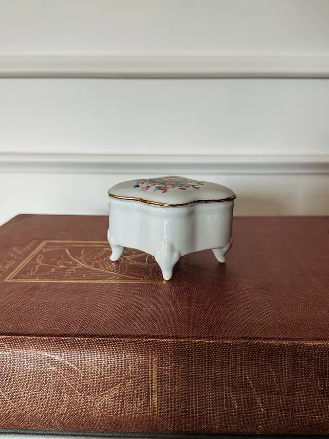 Miniatures & Trinkets