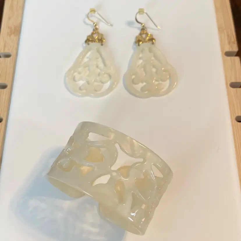 04 Acrylic Plastic Bracelet & Earring Set - Small Bracelet - 3” Dangle Earrings