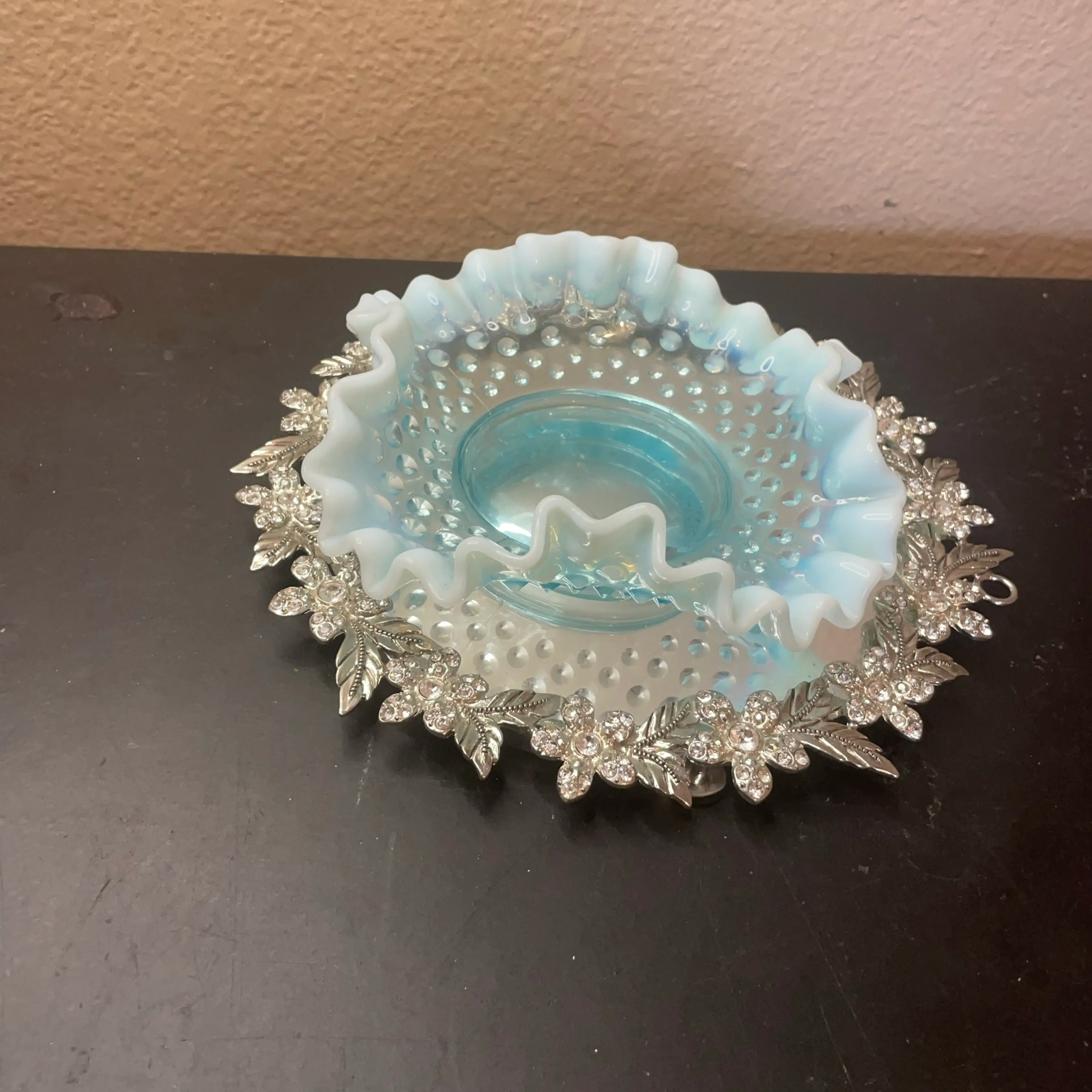 Image 2 of 6