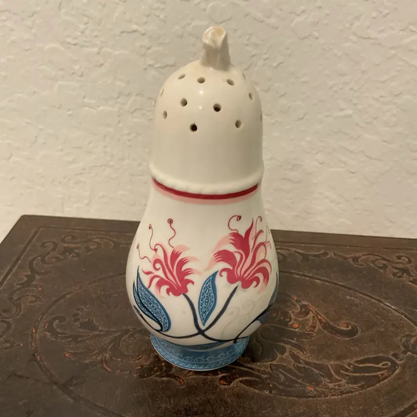 🎉Elizabeth Arden Ceramic Powder Shaker “Royal Pavilion At Brighton”