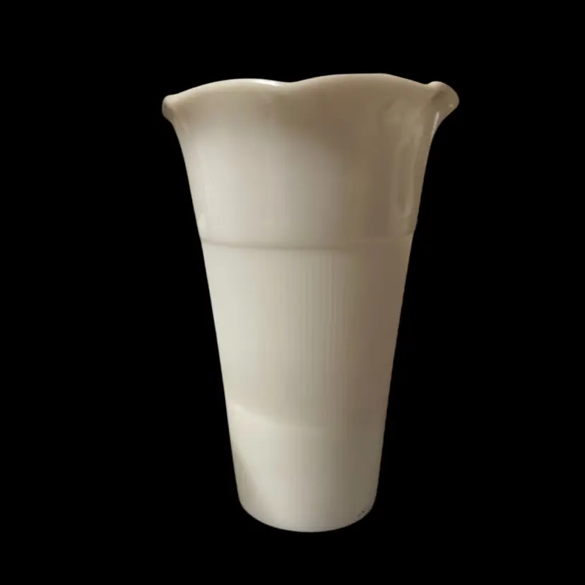 Vintage milk glass vase manufactured by Hazel Atlas