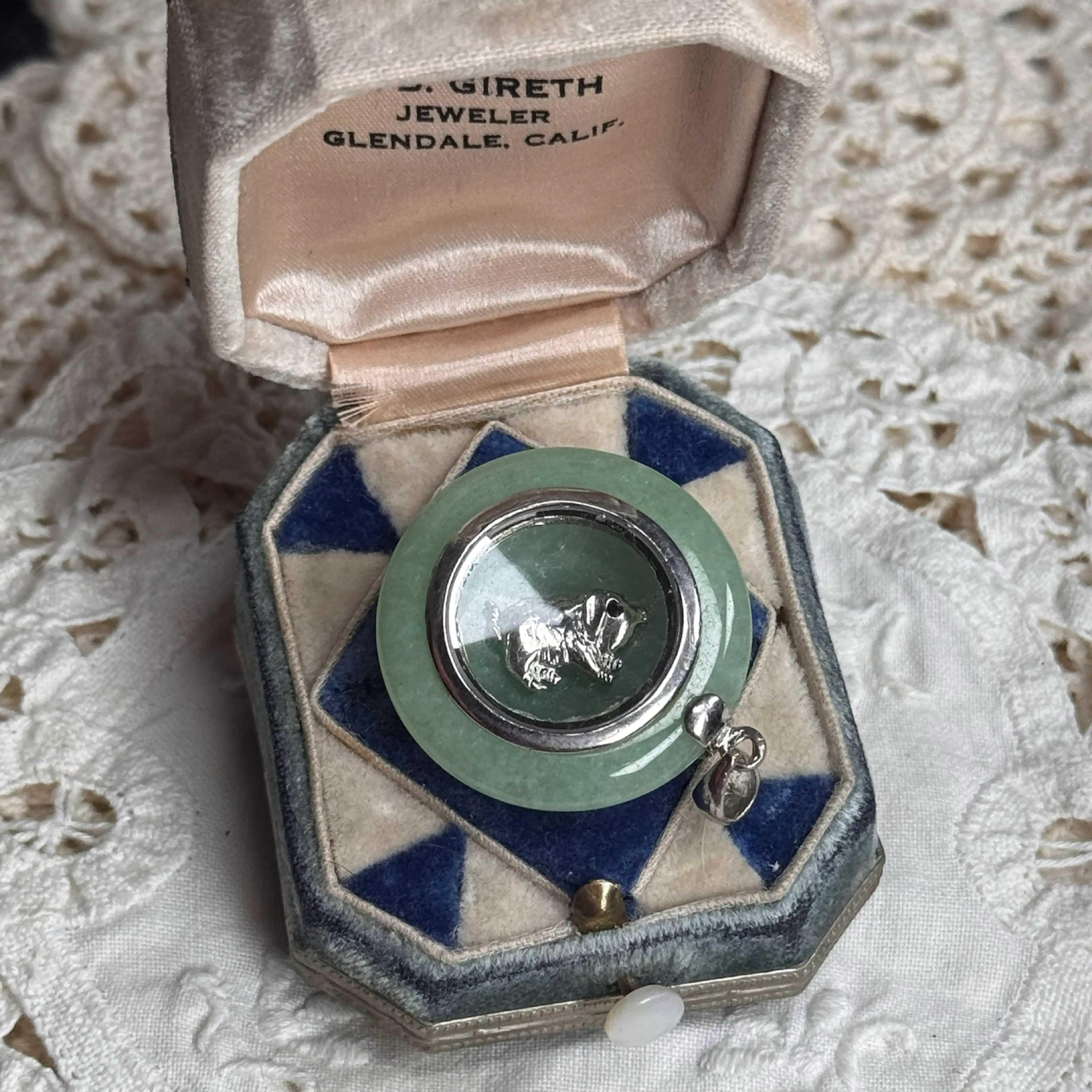 Image 2 of 6