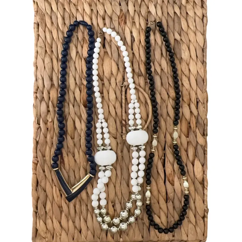 Vintage signed Jennifer Moore blue beaded chevron pendant necklace bundle