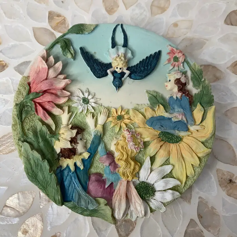 Vintage 3D Fairy and Flower Garden Collectible Plate! 5”