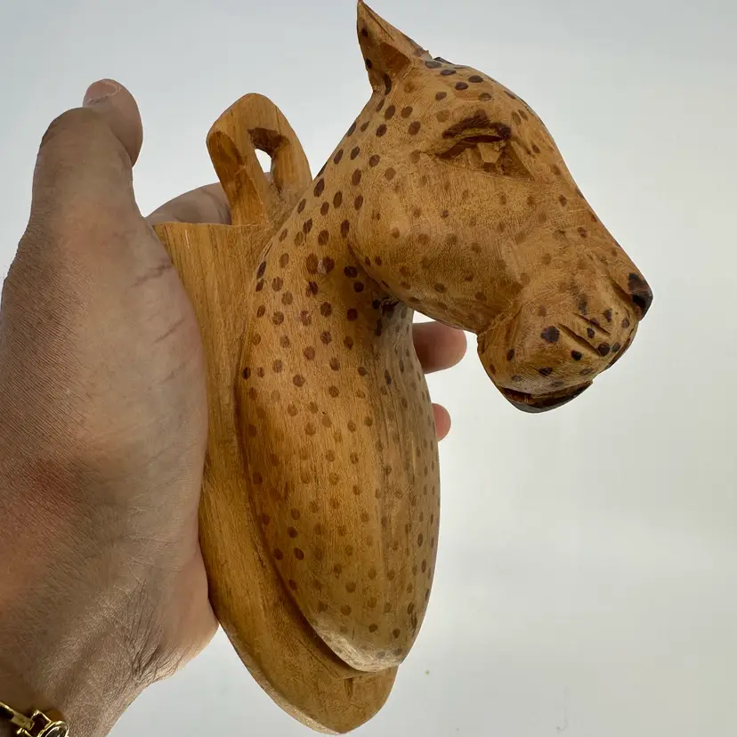 Wood Carved Giraffe Head Wall Hanging