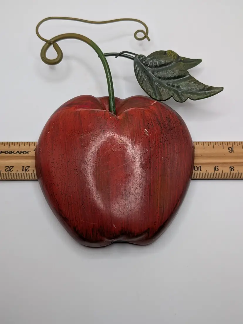 Resin Apple Wall Hanger Decoration