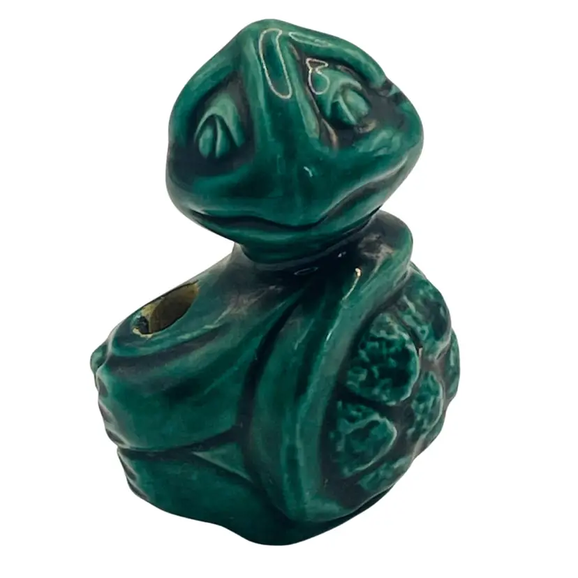 Vintage, 1970s Macrame Dark Green Turtle Bead