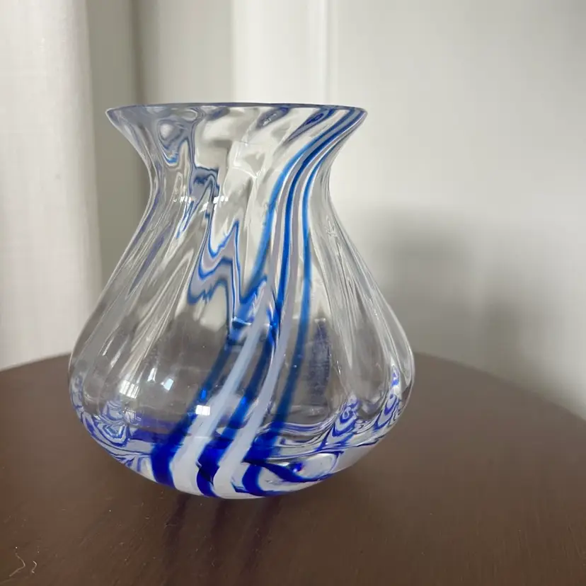 🧺 Art Glass Vase