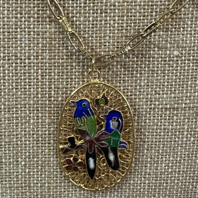 Gold Tone Cloisonné 2 Bird Pendant 1.5” Tall With Necklace 25” Chain