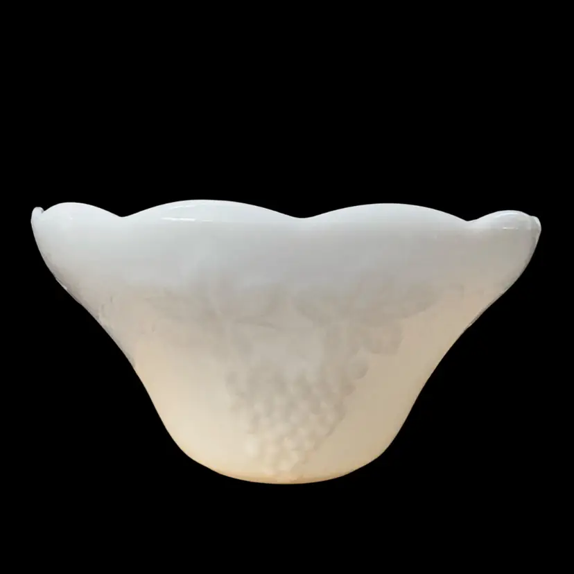 TFT2  VTG Unsigned Grape Motif Opaque White Milk Glass Punch/Fruit Bowl