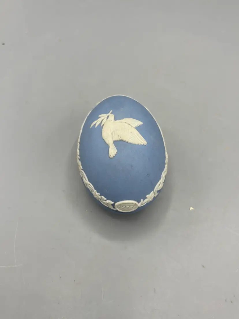 Vintage Wedgewood Jasperware egg with Doves