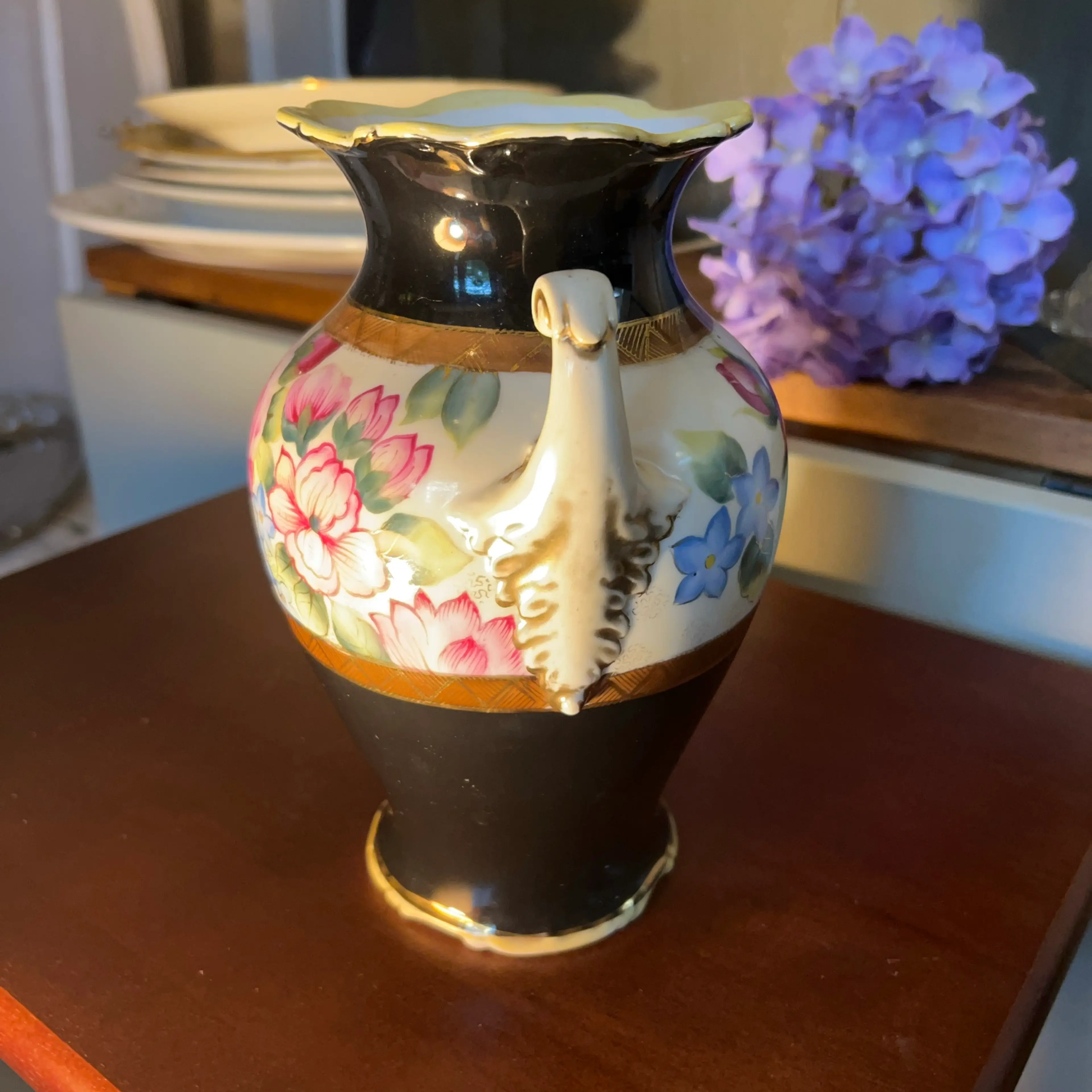 Image 2 of 8