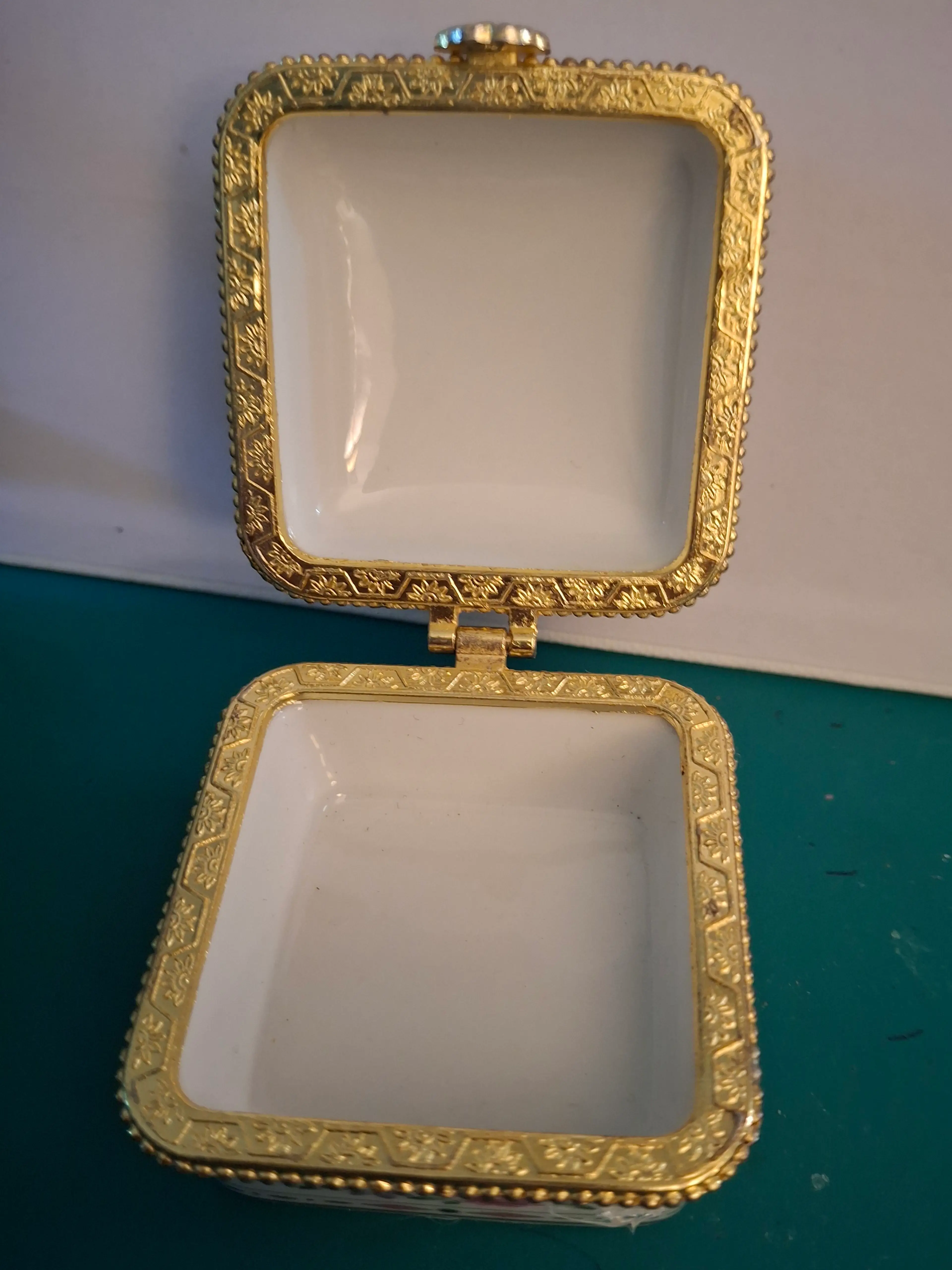 Image 3 of 4